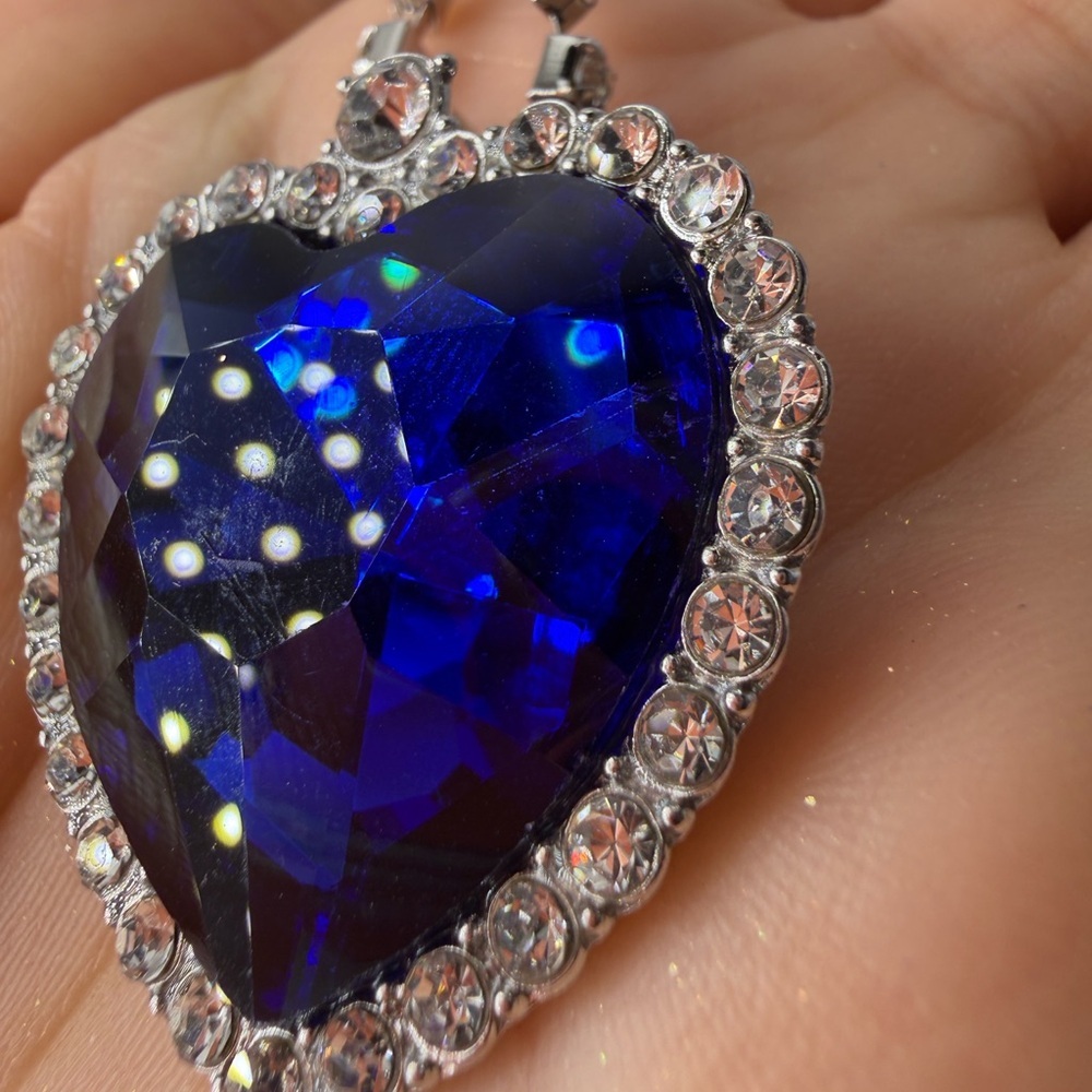 Unique premium look Sapphire Blue Heart Necklace with Silver Accents - Picture 13 of 13